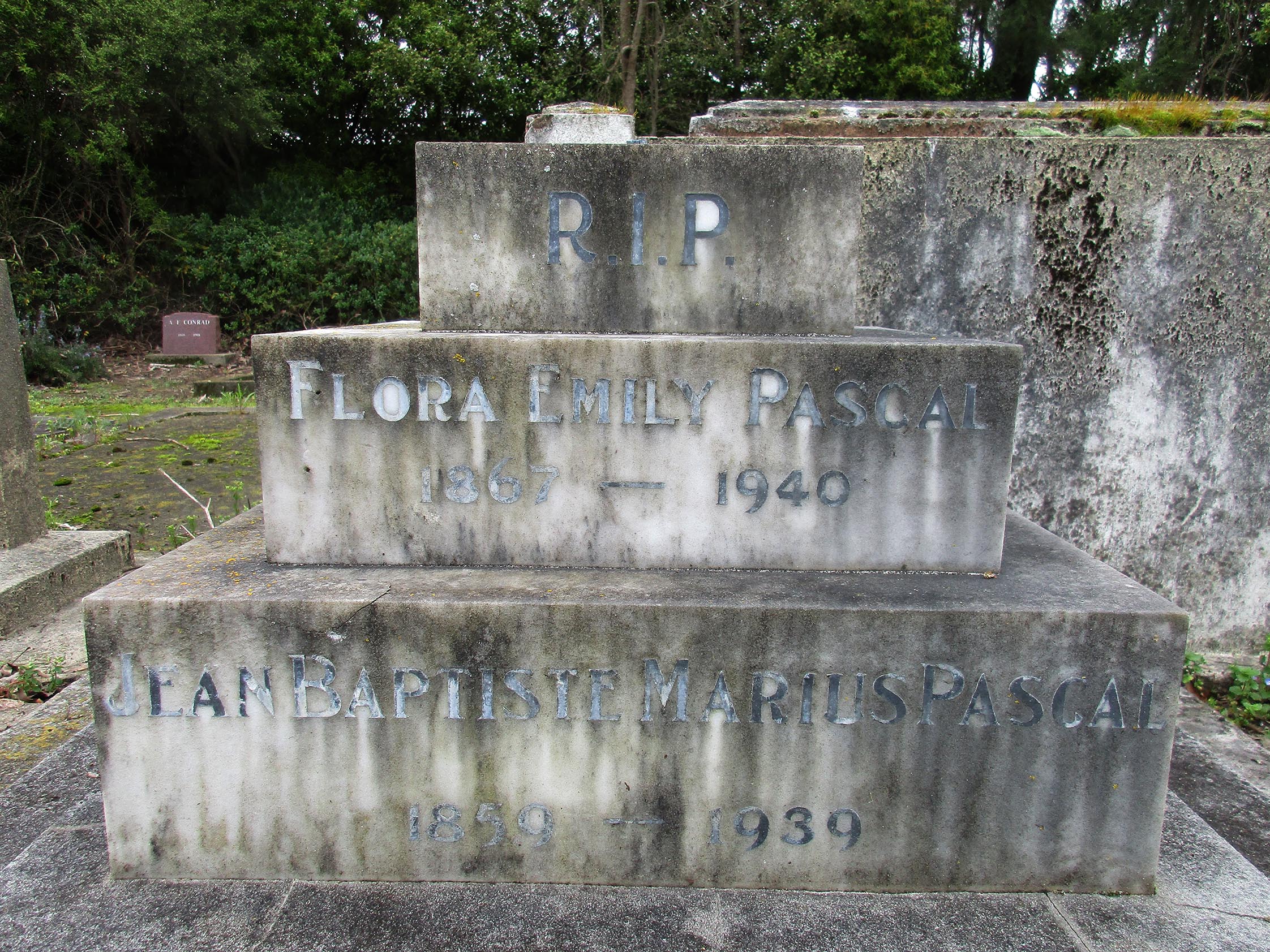 Photo of headstones/Flora Emily Pascal (nee McLennan)  d1940 Terrace End cem PlmstN